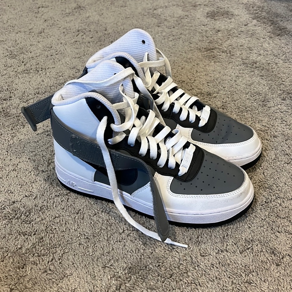 Women's Nike  high top air force 1's